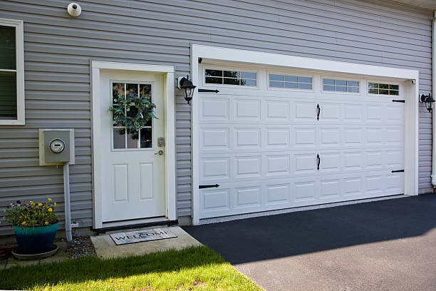 24/7 Emergency Garage Door Installation experts in Howard, WI